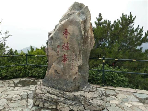 大雨过后的香山公园