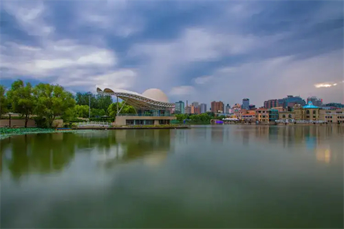 大雨过后的朝阳公园